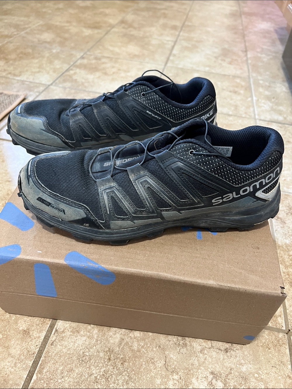 Discontinued Salomon Speedspike Trail Runners w/Spikes Men’s Size 11